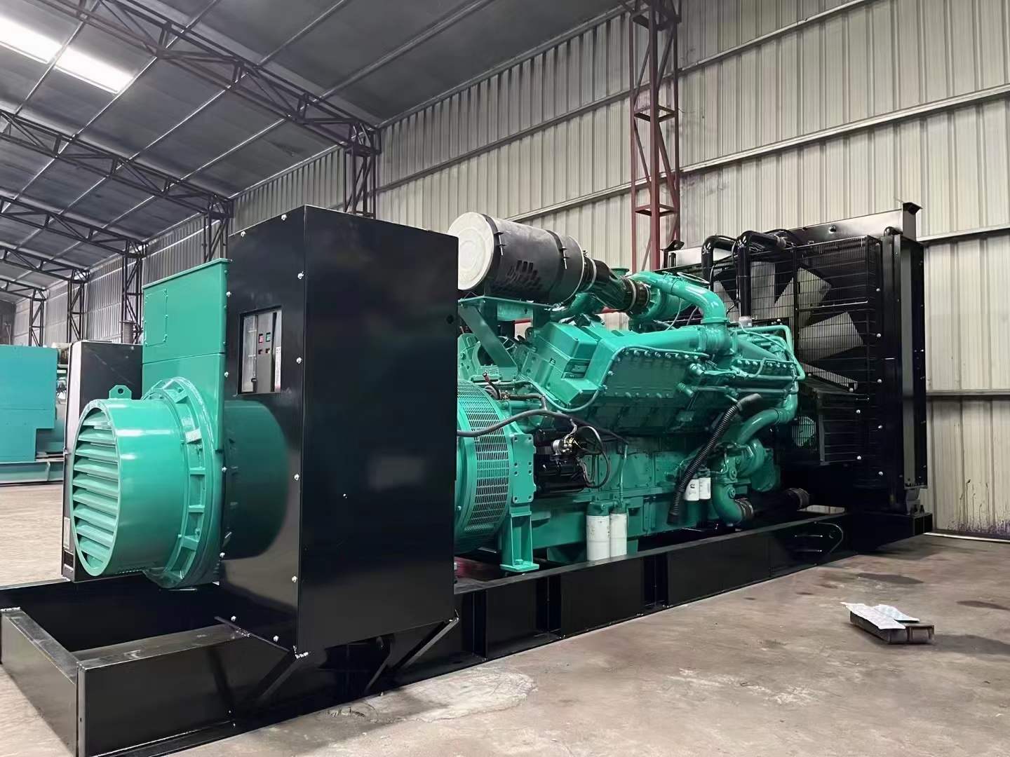 云岩如何降低 800kW 柴油发电机输出电流的波动？