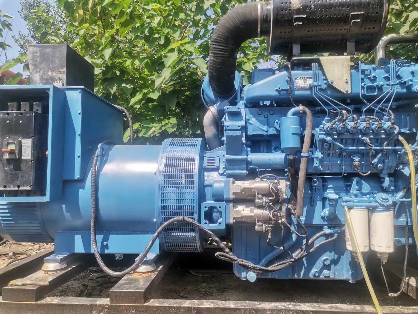 云岩详细说明降低 800kW 柴油发电机输出电流波动的方法