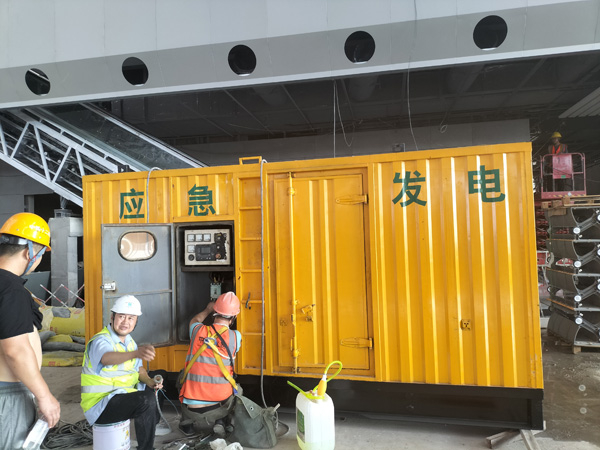 云岩怎样判断空气滤清器是否需要更换？